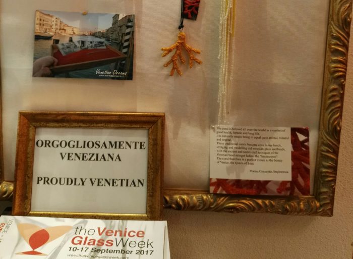 La vetrina della bottega Venetian Dreams di Marisa Convento