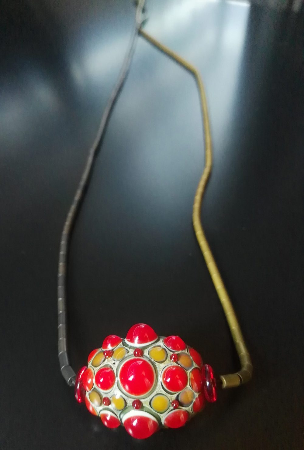 [:it]Collana lunga con pietre ematite e perla in vetro di Murano handmade da Alessia Fuga[:en]Murano glass bead necklace collana perla vetro di Murano[:]