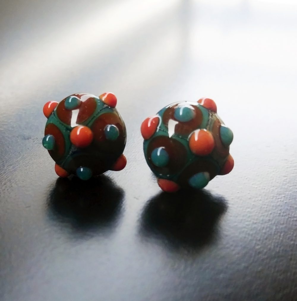 [:it]orecchini-bottone-caramello-corallite-2-Alessia-Fuga[:en]Murano glass earrings orecchini in vetro di Murano[:]