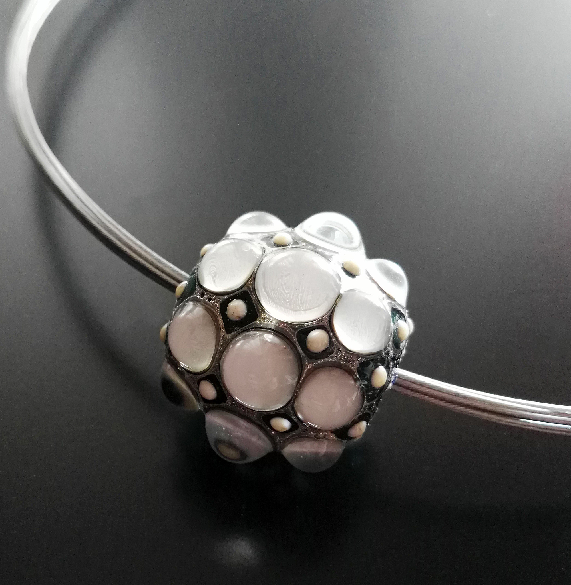 collana-con-perla-in-vetro-di-Murano-fatta-a-mano-da-Alessia-Fuga