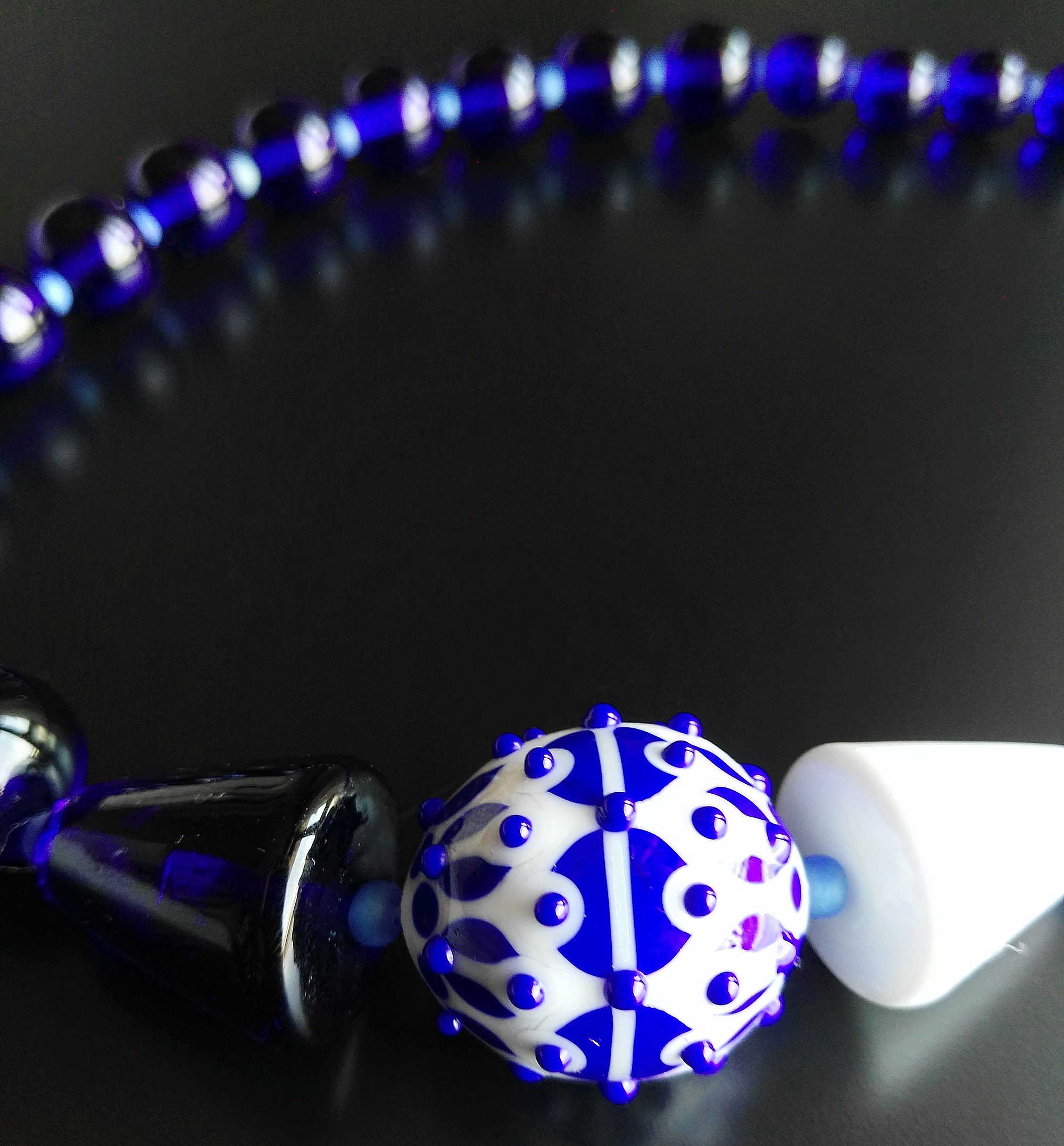 Blue glass necklace by Alrssia Fuga