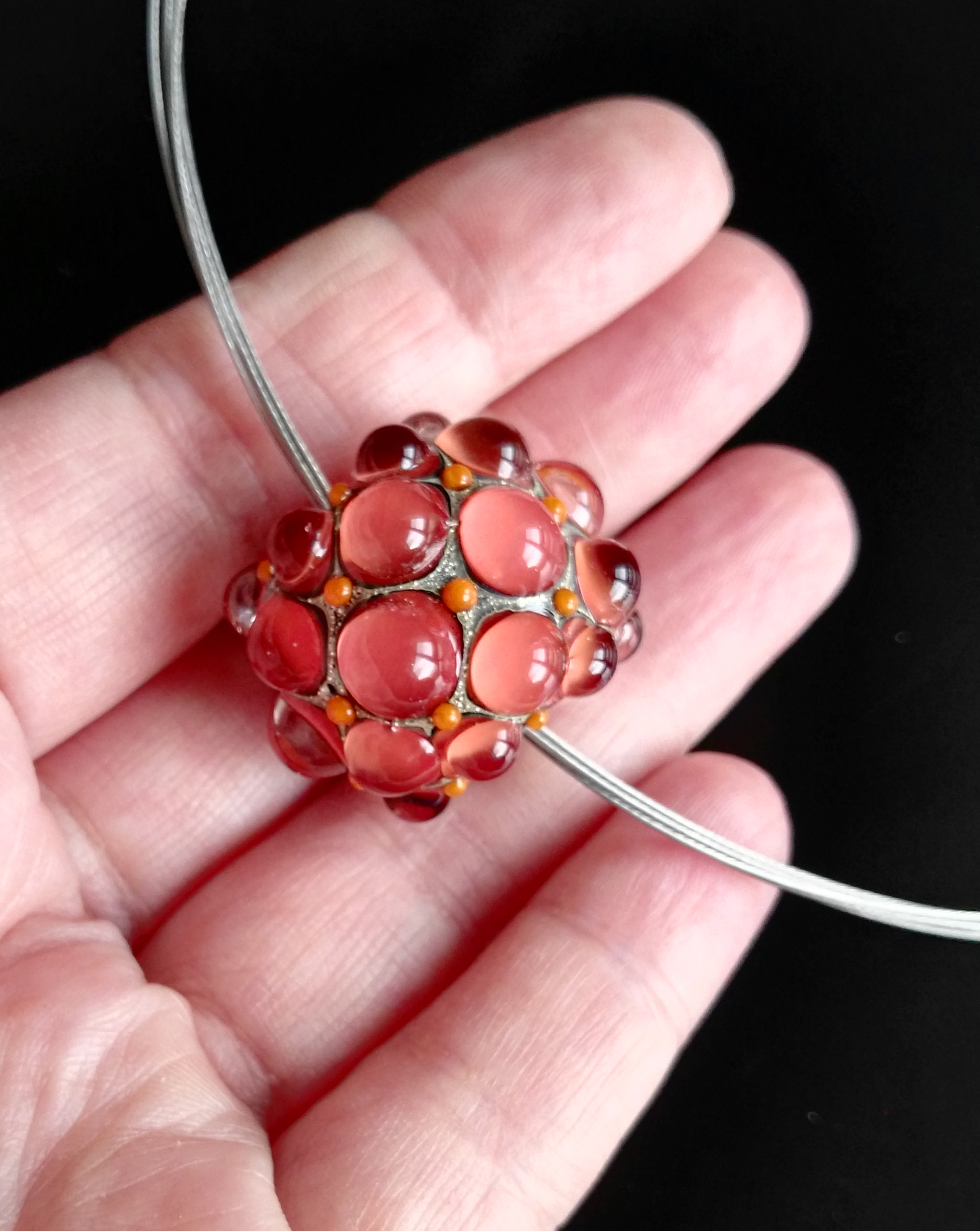 handmade-glass-bead-coral-Alessia-Fuga-perla-vetro