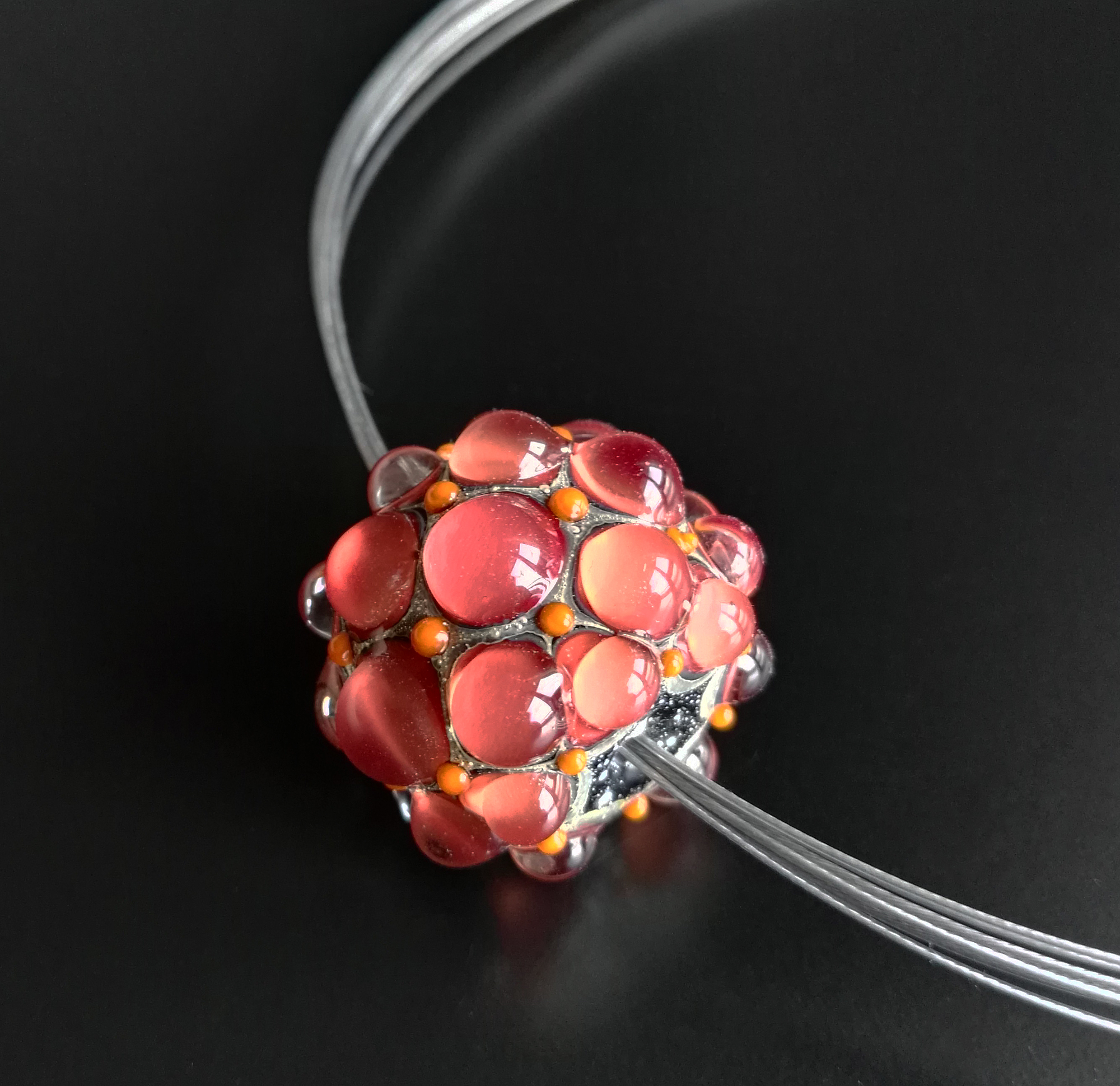 handmade-glass-bead-coral-Alessia-Fuga-perla-vetro