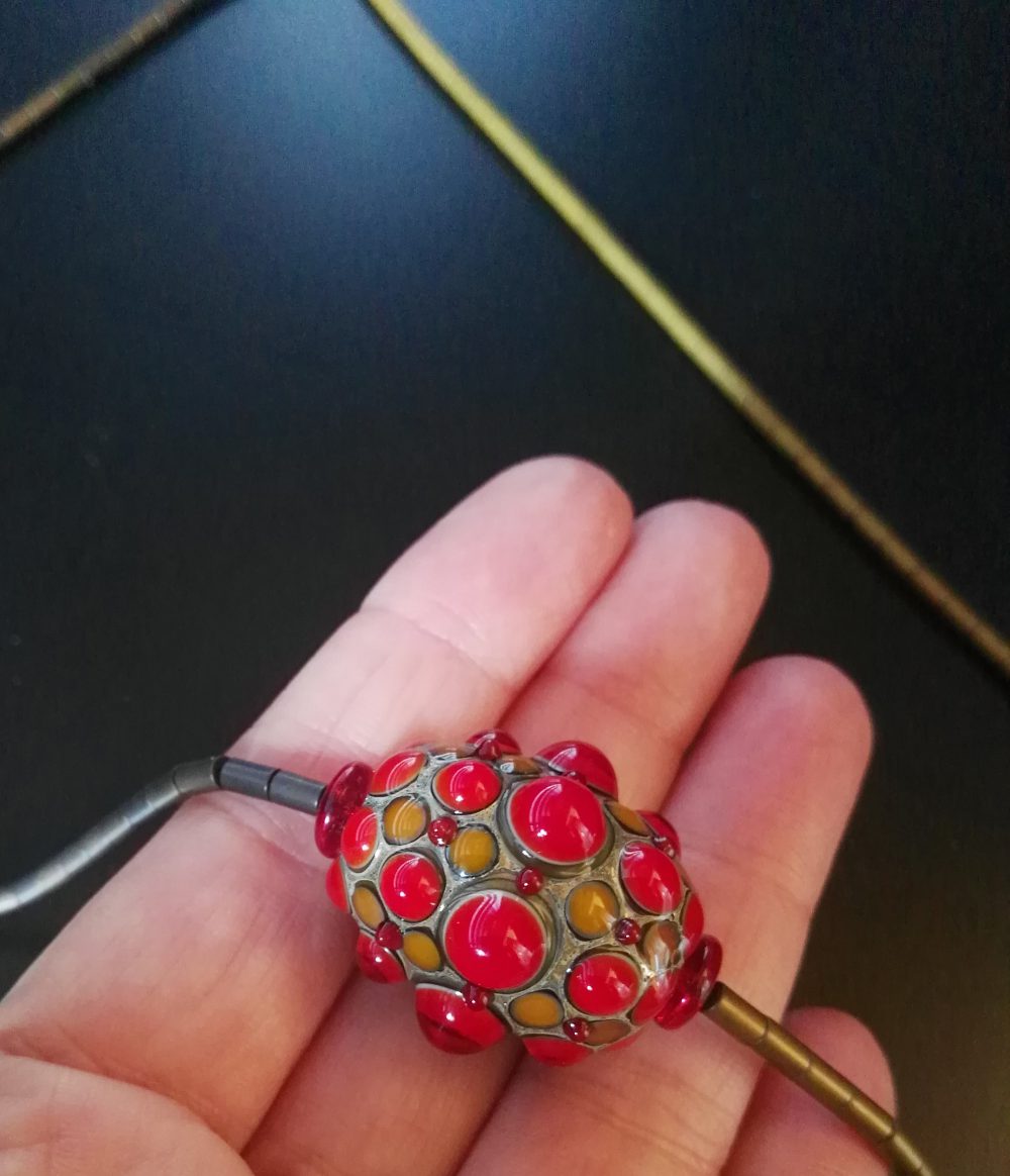 [:it]Perla in vetro di Murano con punti rossi lavorata a mano da Alessia Fuga[:en]Murano glass bead necklace collana perla vetro di Murano[:]