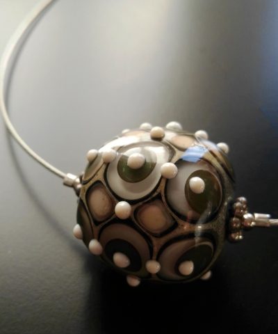 perla in vetro di Murano sage and ivory verde e avorio murano glass bead