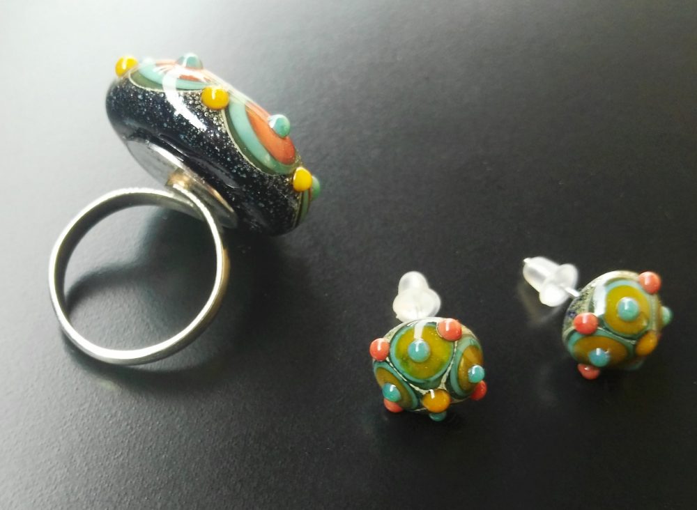 Set anello e orecchini in vetro di Murano fatti a mano da Alessia Fuga - murano glass ring and earrings set handmade by Alessia Fuga