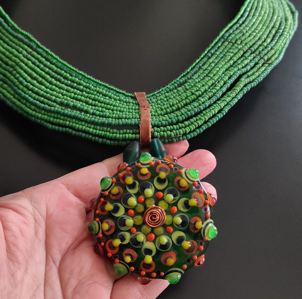 Collana africana e perla in vetro di Murano 3