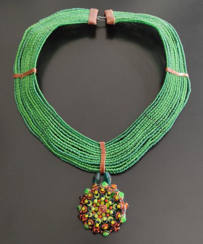 Collana-africana-e-perla-in-vetro-di-Murano