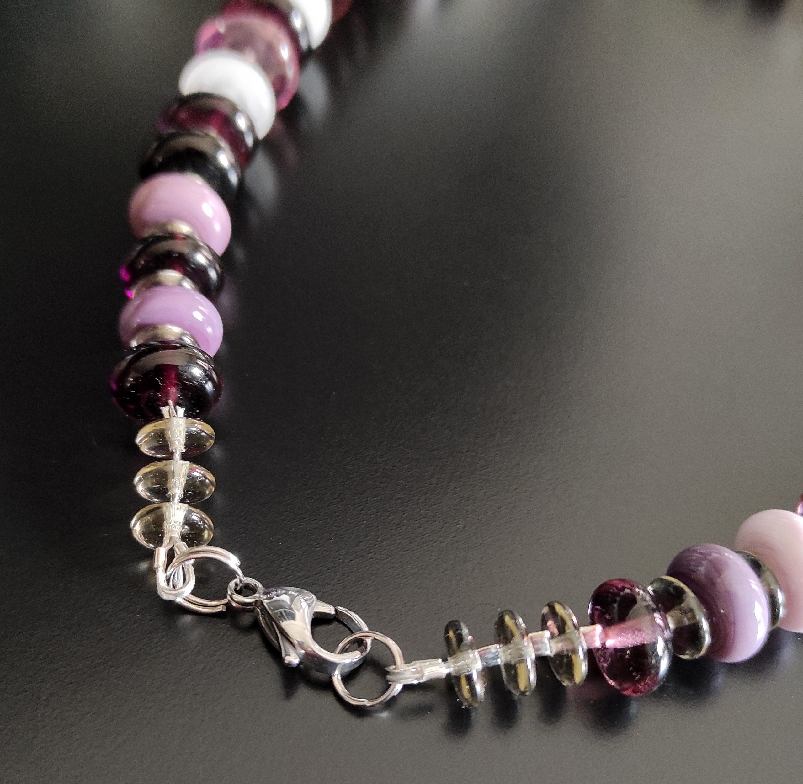 Collana a dischi rosa 3 Chiusura in acciaio di Collana-a-dischi-rosa in vetro di Murano