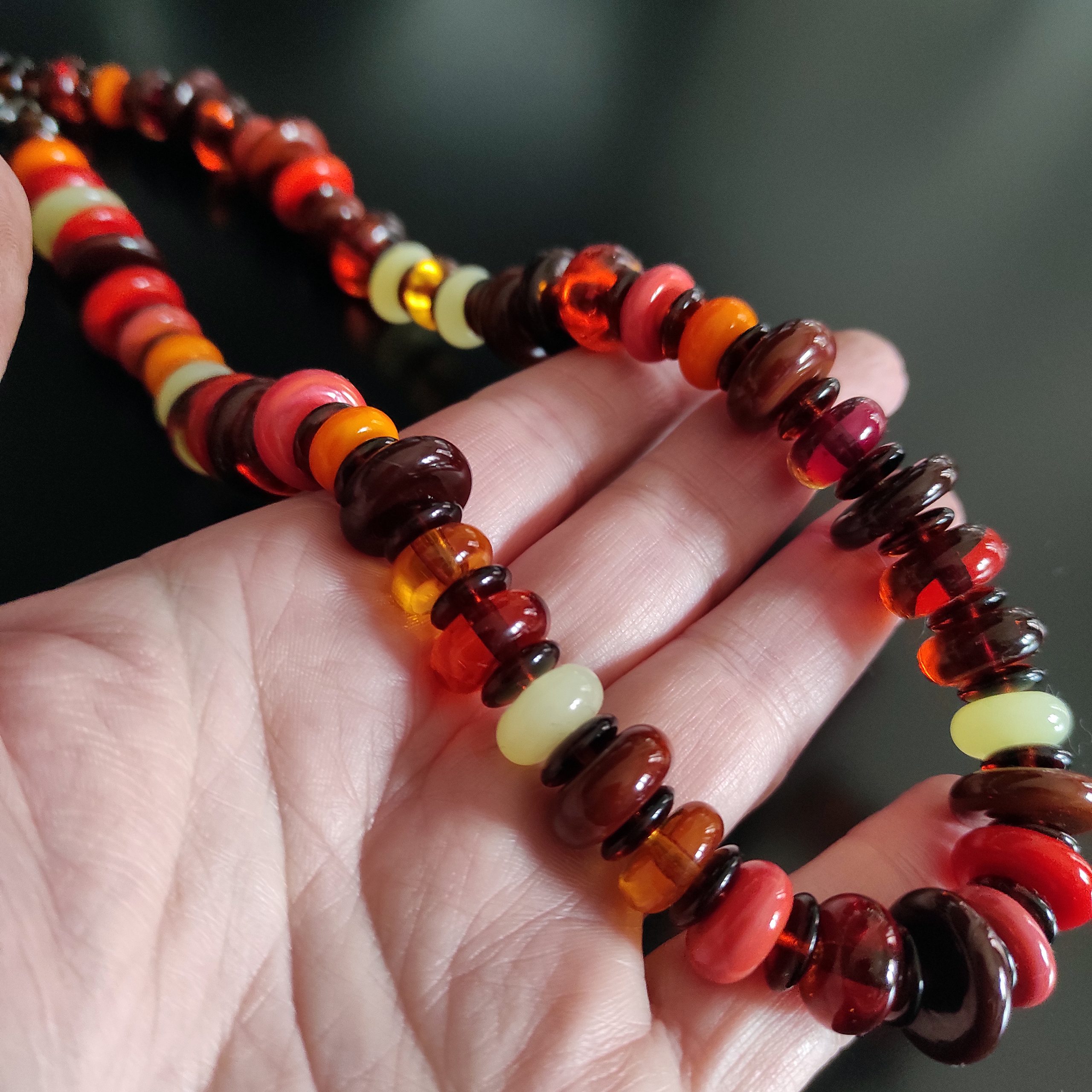 Collana a dischi topazio 3 Foto comparativa della misura per Collana-a-dischi-topazio