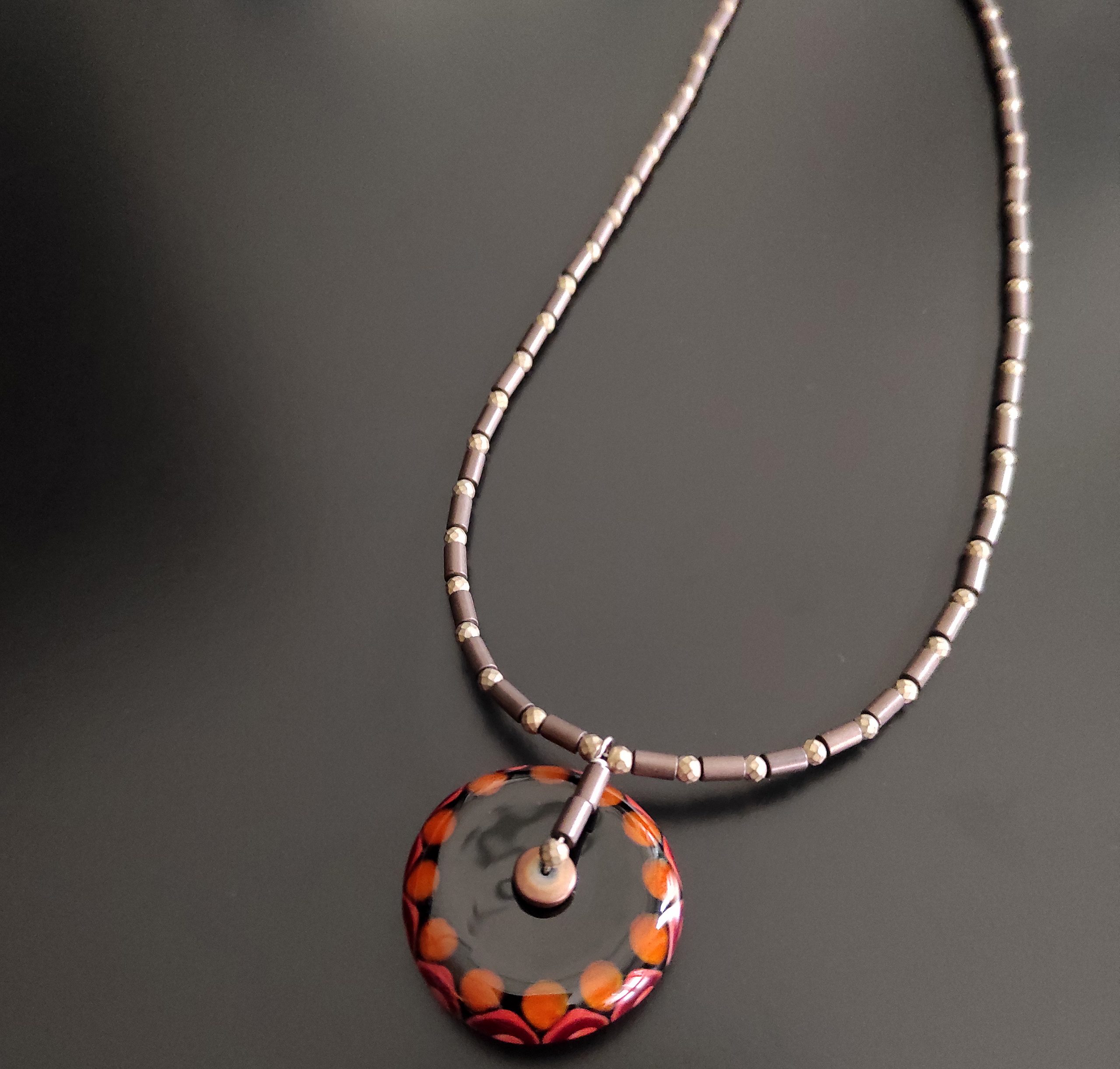 collana con perla in vetro di murano e pietre dure 5 Visione del retro di collana-con-perla-in-vetro-di-murano-e-pietre-dure