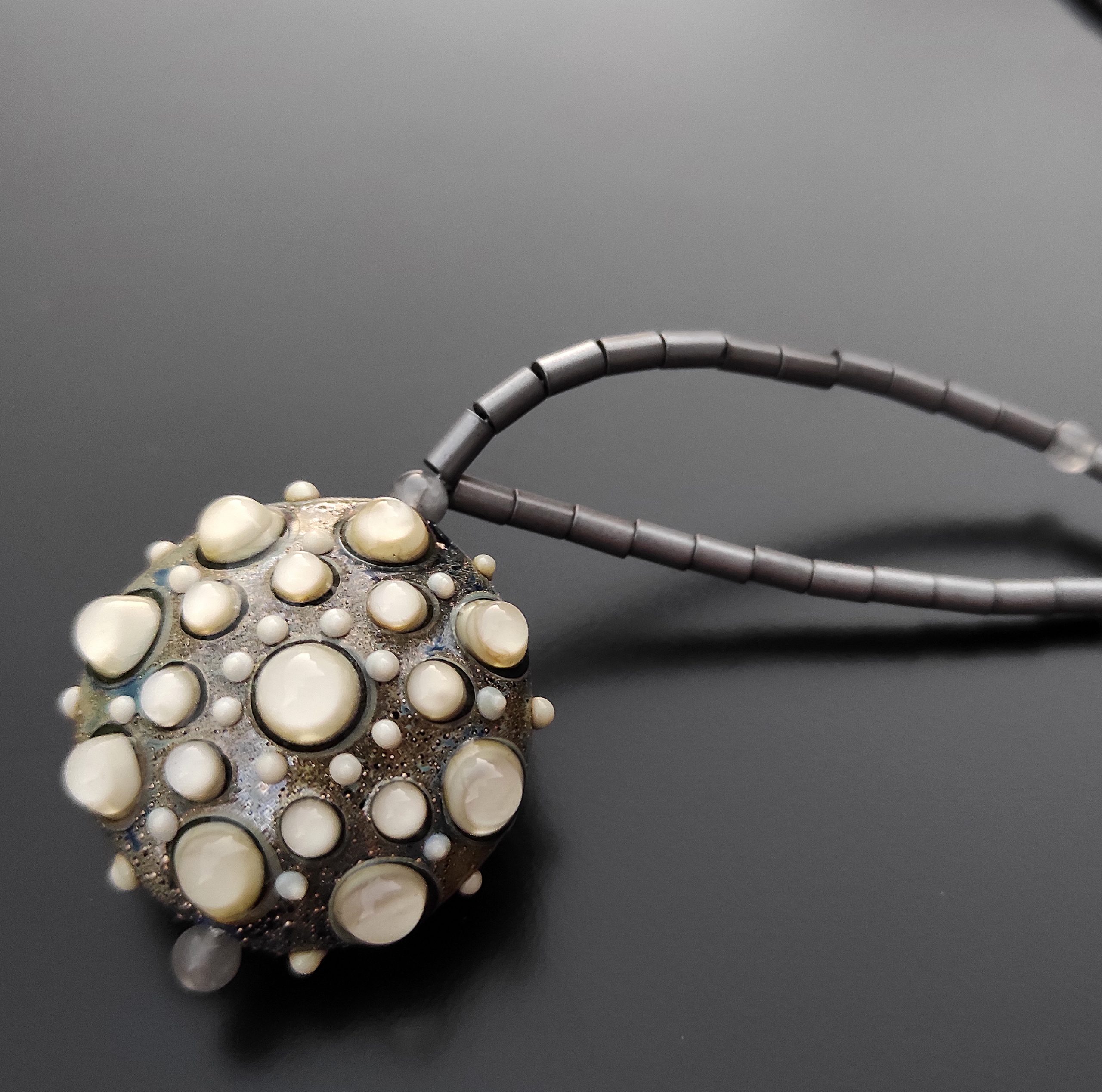 Collana ematite e vetro di Murano5 Dettaglio di Collana ematite e vetro di Murano